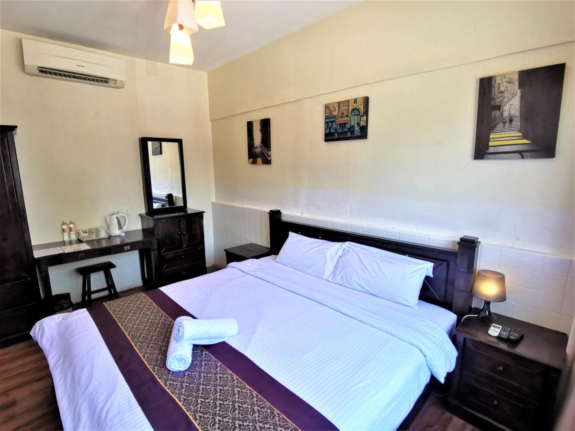 8 Boutique By The Sea Hotel Tanjung Tokong Ngoại thất bức ảnh