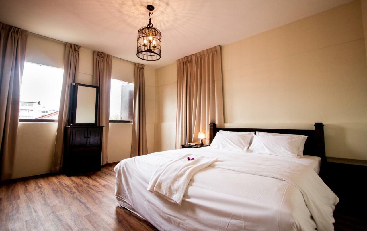 8 Boutique By The Sea Hotel Tanjung Tokong Ngoại thất bức ảnh