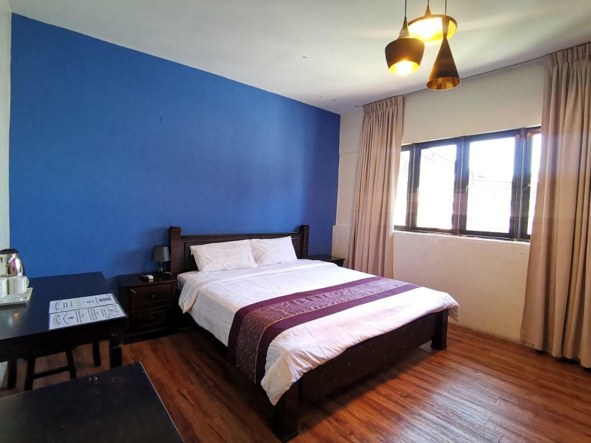 8 Boutique By The Sea Hotel Tanjung Tokong Ngoại thất bức ảnh