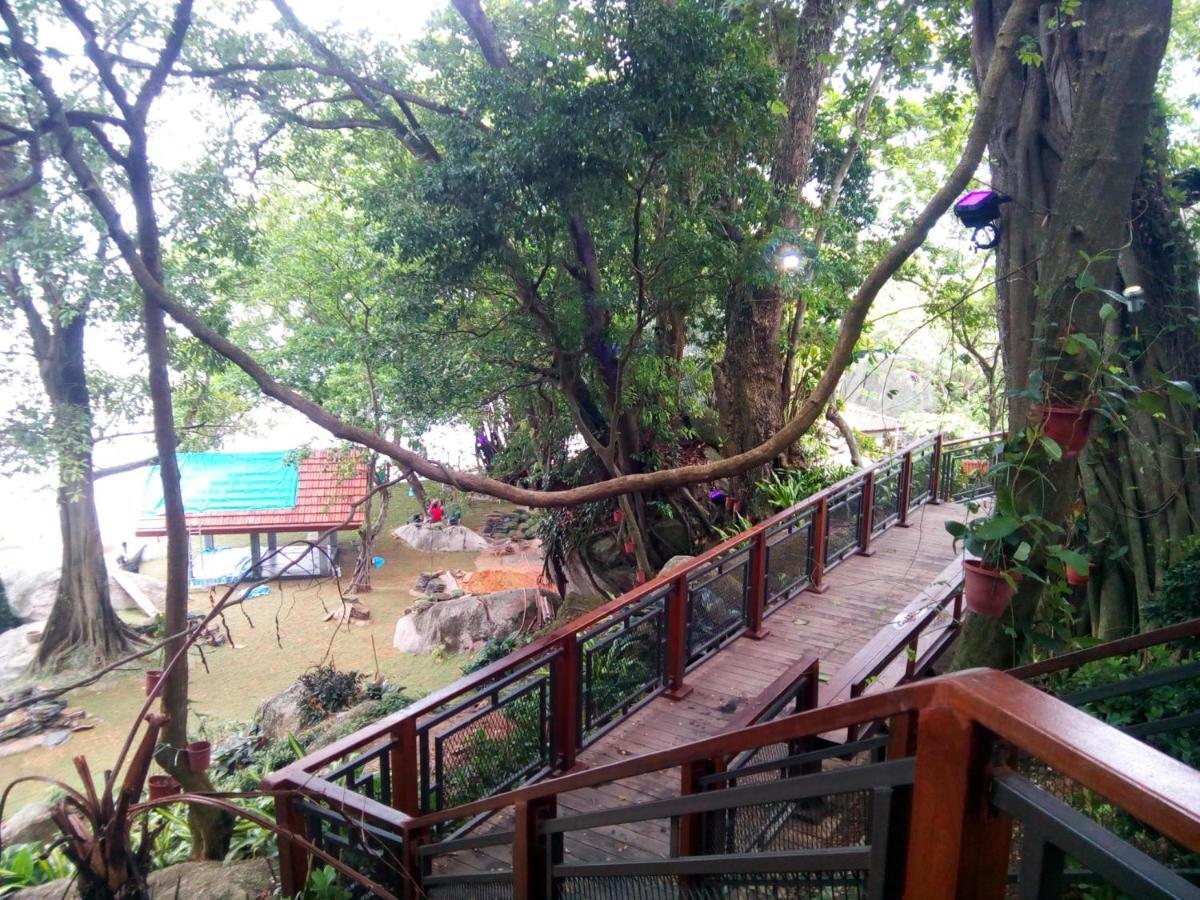 8 Boutique By The Sea Hotel Tanjung Tokong Ngoại thất bức ảnh